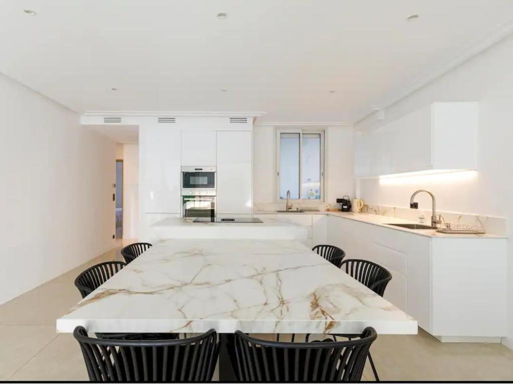 Appartement Avec Terrasse Centre-Ville Croisette คานส์ ภายนอก รูปภาพ